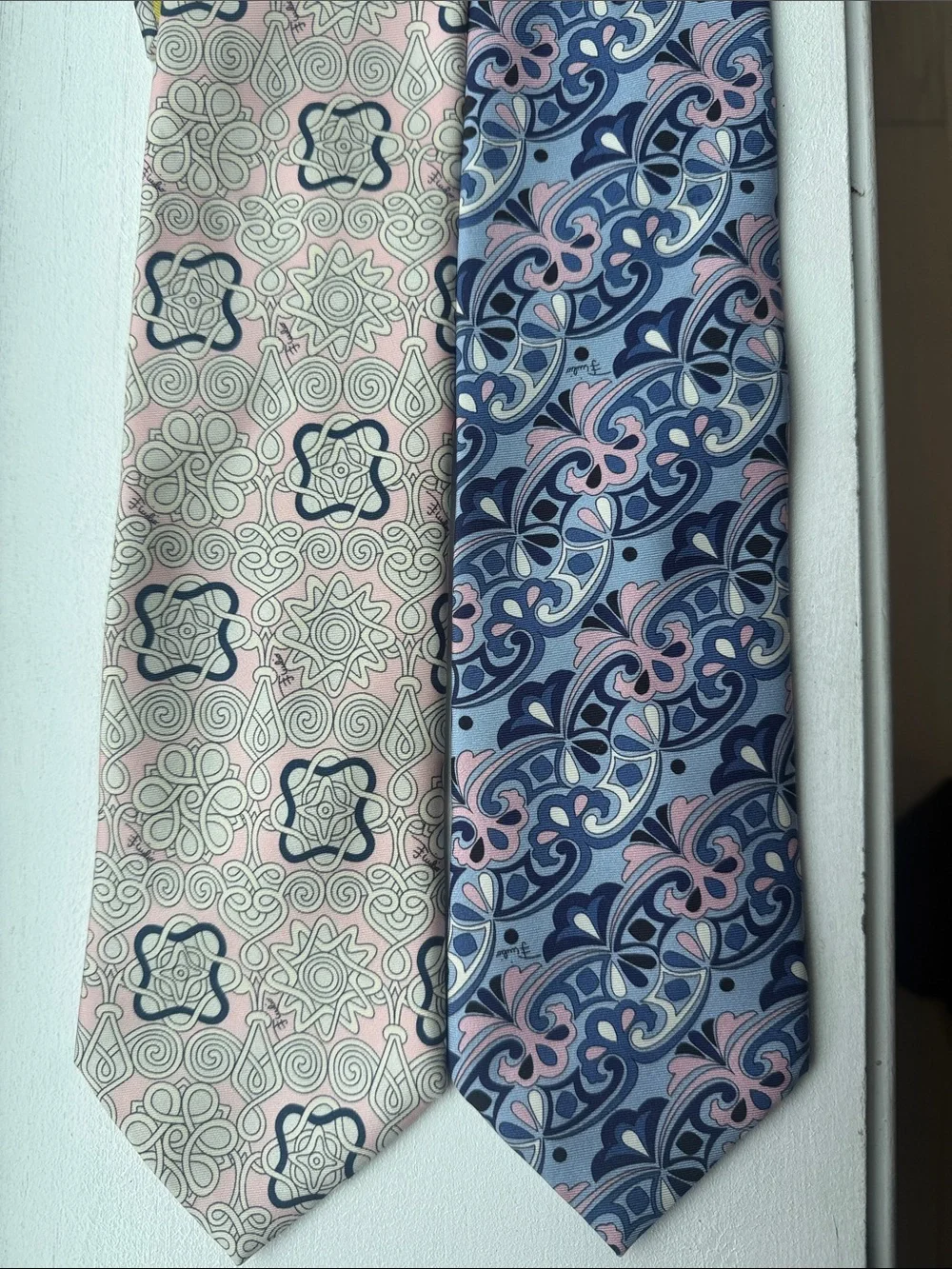 Emilio Pucci Set of 5 Patterned Silk Neckties in Blue, Pink, Gray and Brown